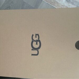 Size five uggs. Perfect condition